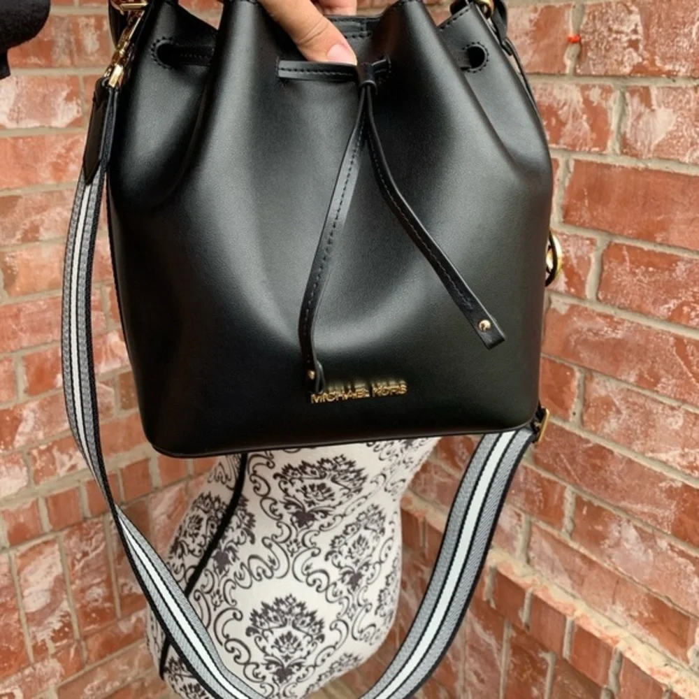Michael kors Eden large bucket crossbody bag